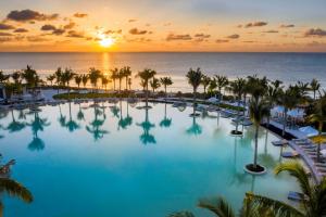 สระว่ายน้ำที่อยู่ใกล้ ๆ หรือใน Haven Riviera Cancun - All Inclusive - Adults Only