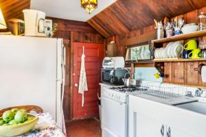 A kitchen or kitchenette at Rustic Rockport Cottage