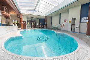 Swimmingpoolen hos eller tæt på Craigmonie Hotel Inverness by Compass Hospitality