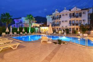 Бассейн в Olympos Hotel - Adults Only или поблизости