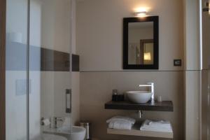 Bathroom sa Albergo Nicolin