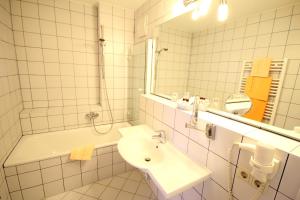 Un baño de Carinthia Stadthotel