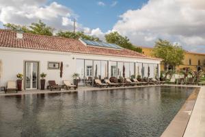 A piscina localizada em Vila Gale Collection Elvas ou nos arredores