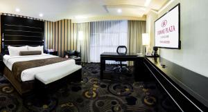 Cama ou camas em um quarto em Crowne Plaza Toluca - Lancaster, an IHG Hotel