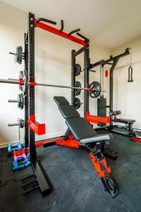 Gimnasio o equipamiento deportivo en BeeApartments Żywiecka 49