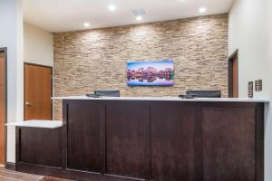 Uma TV ou centro de entretenimento em Comfort Inn & Suites Harrisburg - Hershey West