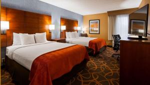 Ein Bett oder Betten in einem Zimmer der Unterkunft Best Western Plus Fresno Airport Hotel