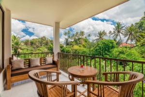 Uma varanda ou terraço em Swahita Ubud