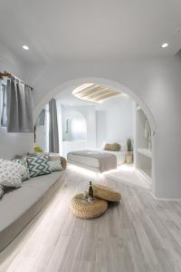 En sittgrupp på Majestique of Naxos luxury suites