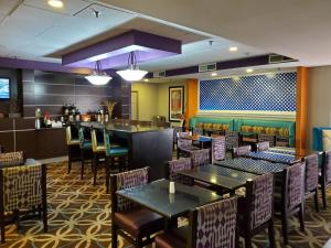 La Quinta by Wyndham Memphis Airport Graceland 레스토랑 또는 맛집