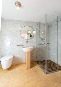 A bathroom at Darmstadt Loft