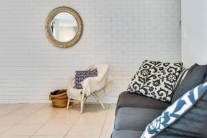 Χώρος καθιστικού στο 2 Bedroom Unit Mooloolaba- Walk to the Beach