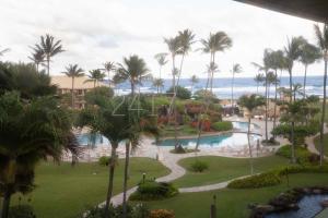 2417 at Oceanfront Resort Lihue Kauai Beach Drive Private Condo में या उसके करीब स्विमिंग पूल