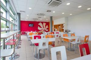 Restoran ili drugo mesto za obedovanje u objektu Premiere Classe Wroclaw Centrum