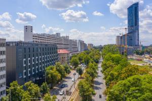 Linna Wrocław üldine vaade või majutusasutusest Q Hotel Plus Wrocław pildistatud vaade