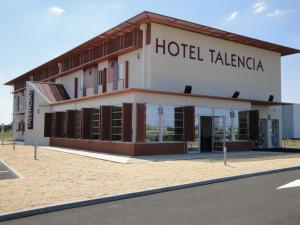 El edificio en el que está el hotel