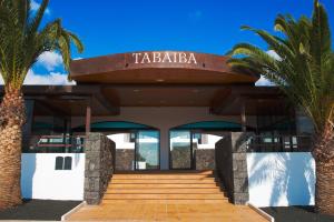 The facade or entrance of Apartamentos Tabaiba