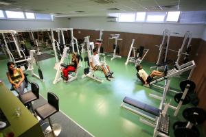 The fitness centre and/or fitness facilities at Hotel EMPIRE