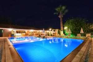 Бассейн в Olympos Hotel - Adults Only или поблизости