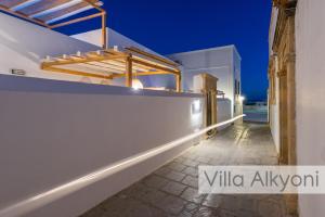 Зображення з фотогалереї помешкання Lindos Amphitheater Villas and Apartments у місті Ліндос