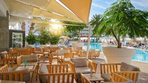 The swimming pool at or close to Bull Escorial & SPA