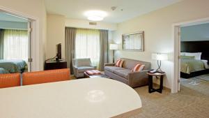 Et tv og/eller underholdning på Staybridge Suites Denver South - Highlands Ranch, an IHG Hotel