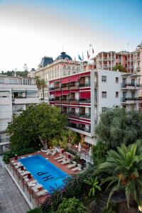 The swimming pool at or close to Hotel Principe