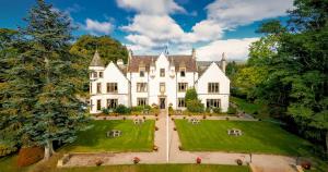 Jardí fora de Kincraig Castle Hotel