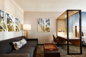 Posezení v ubytování SpringHill Suites by Marriott Springfield North