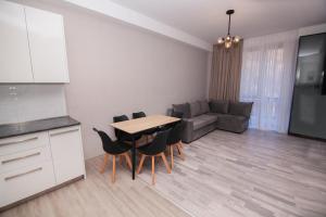 Кухня или мини-кухня в Apartment Didveli 7
