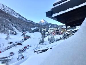 Hotel Piccolo Chalet im Winter