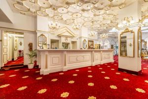 The lobby or reception area at Hotel Imparatul Romanilor