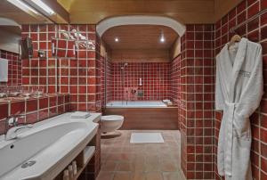 Un baño de Hotel Goldener Greif