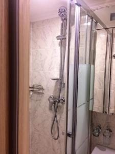 EXPO Hotel Comfort tesisinde bir banyo