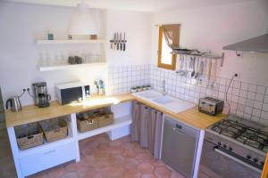 Una cocina o cocineta en Maison Callas - Villa Margerette