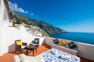 balcone con vista sull'oceano di La Casa di Peppe a Positano