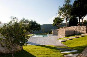 The swimming pool at or close to Quinta Da Mouta