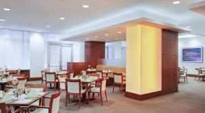 Restoran atau tempat lain untuk makan di InterContinental Suites Hotel Cleveland, an IHG Hotel