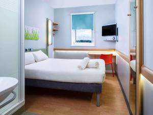 Katil atau katil-katil dalam bilik di ibis budget Hotel Edinburgh Park