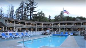 Piscina a Mt. Madison Inn & Suites o a prop