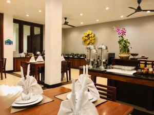 Restoran atau tempat makan lain di Sabaidee@Lao Hotel Vientiane