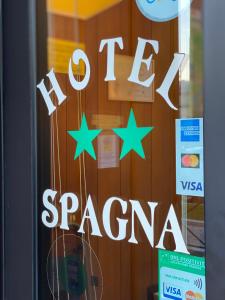 Hotel Spagna tesisinde sergilenen bir sertifika, ödül, işaret veya başka bir belge