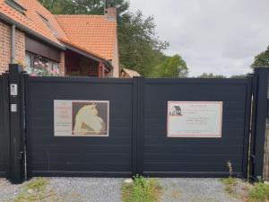 Fotografija v galeriji nastanitve Au Paradis des Crins avec un studio rez de chaussée jardin et studio en duplex avec terrasse v mestu Templeuve