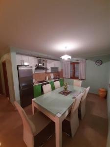 Dapur atau dapur kecil di Dražen Apartment