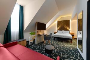 Ibis Styles Aschaffenburg房間的床