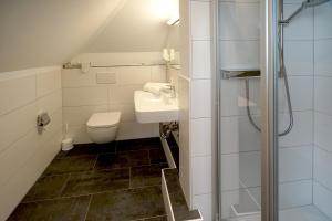 Hotel Gasthof zum Biber tesisinde bir banyo