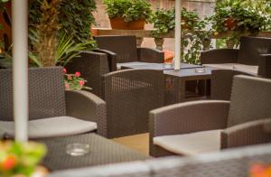 A seating area at Family Hotel Saint Iliya