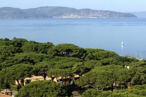 Un paisaje natural cerca de la villa