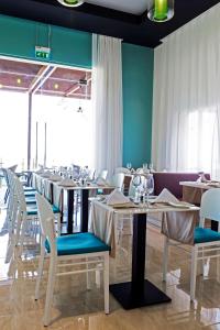 Restaurant o un lloc per menjar a Park Inn by Radisson Hotel and Residence Duqm