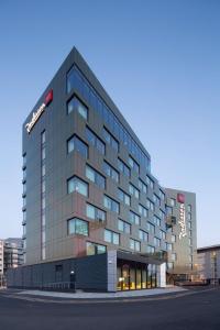 een weergave van een hotelgebouw bij Radisson RED Hotel, Glasgow in Glasgow